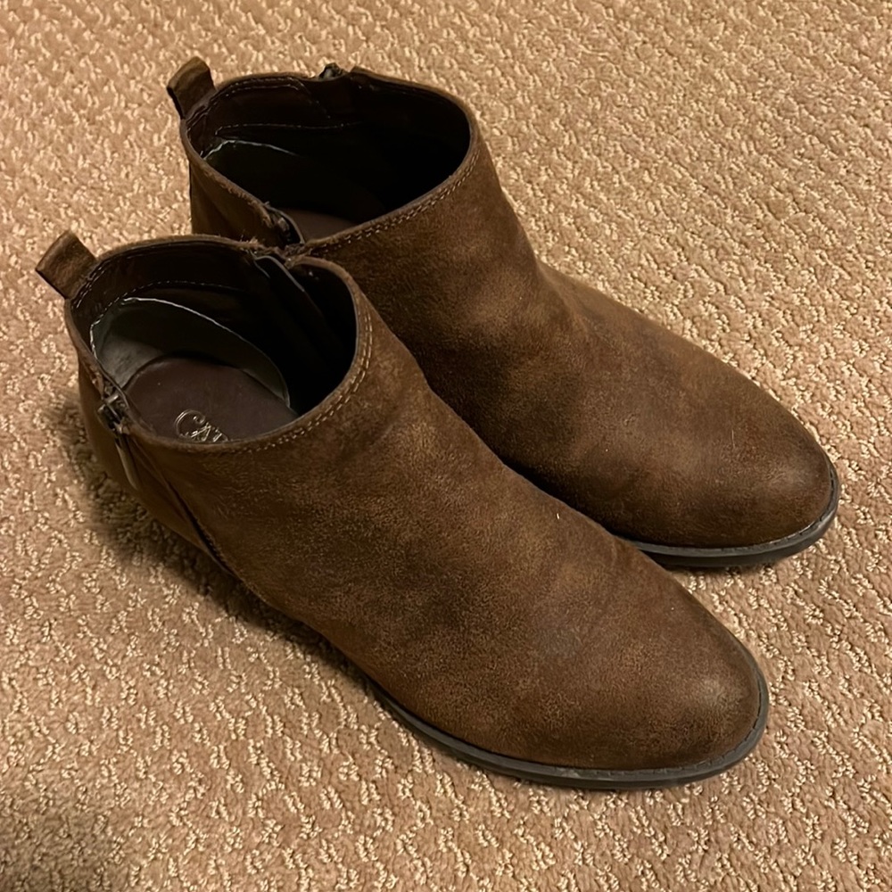Dress boots